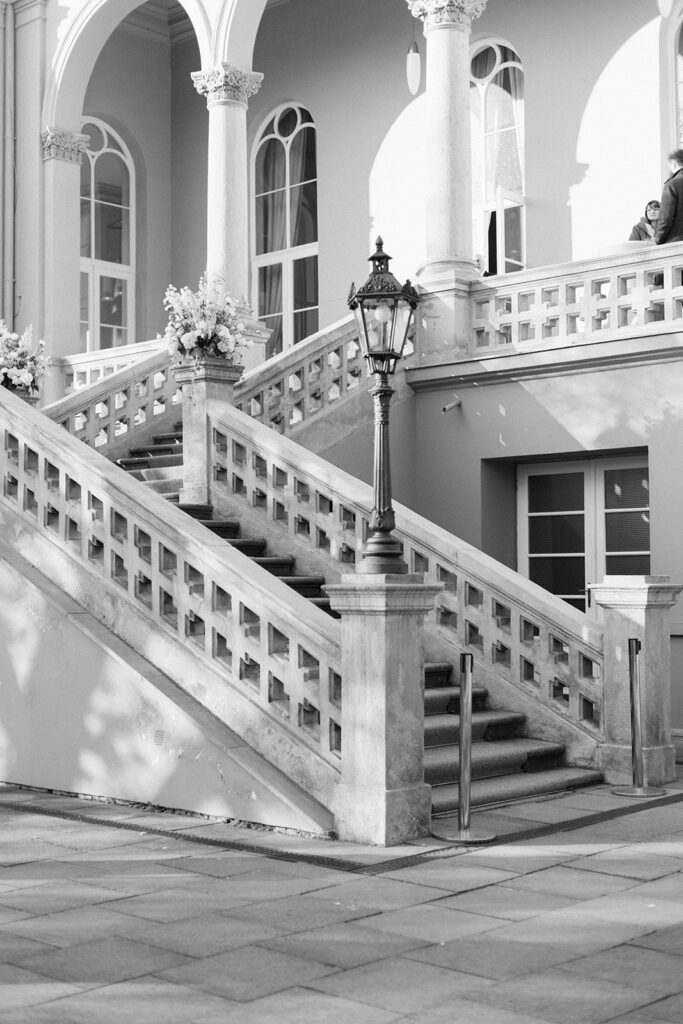 Prague wedding photographer capturing wedding in Letenský Zámeček / Letná Chateau in Prague.