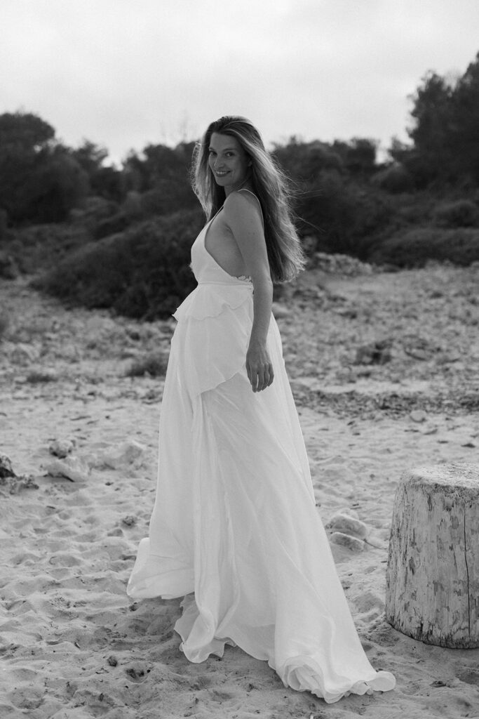 beautiful bride captured by Lucie Muse on the beach in Mallorca